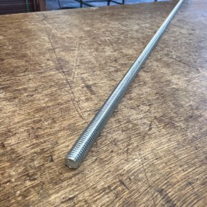 820.210 Gegalv draadeind    8 mm / L. 3 m