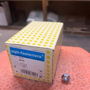 820.280 Pak Gegalv moeren  10 mm