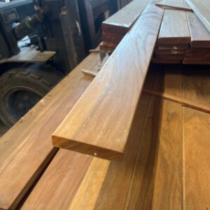540.010 M1 Cumaru rustieke plank  29 x  90 mm