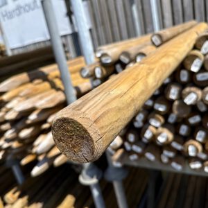 300.220 Gewolm. palen  1.60 x  6 gefreesd