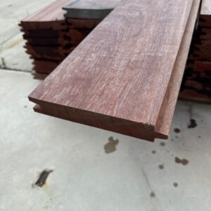 540.280 M1 Angelim Vermelho Damwand   30 x 185 mm per meter